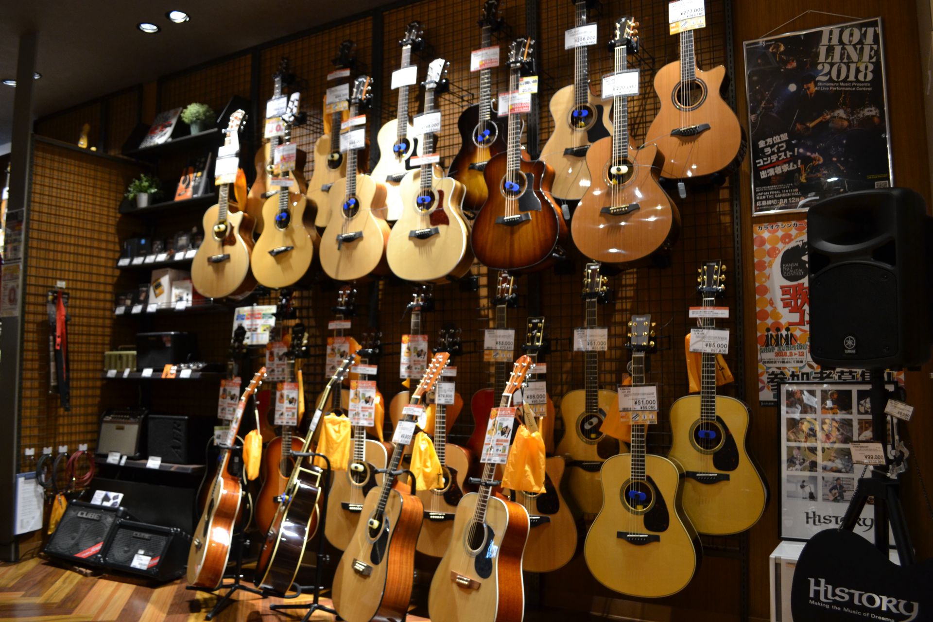 【ミニギター】展示強化中！気軽に弾けるミニギターを多数取り扱っております！(6/27更新)