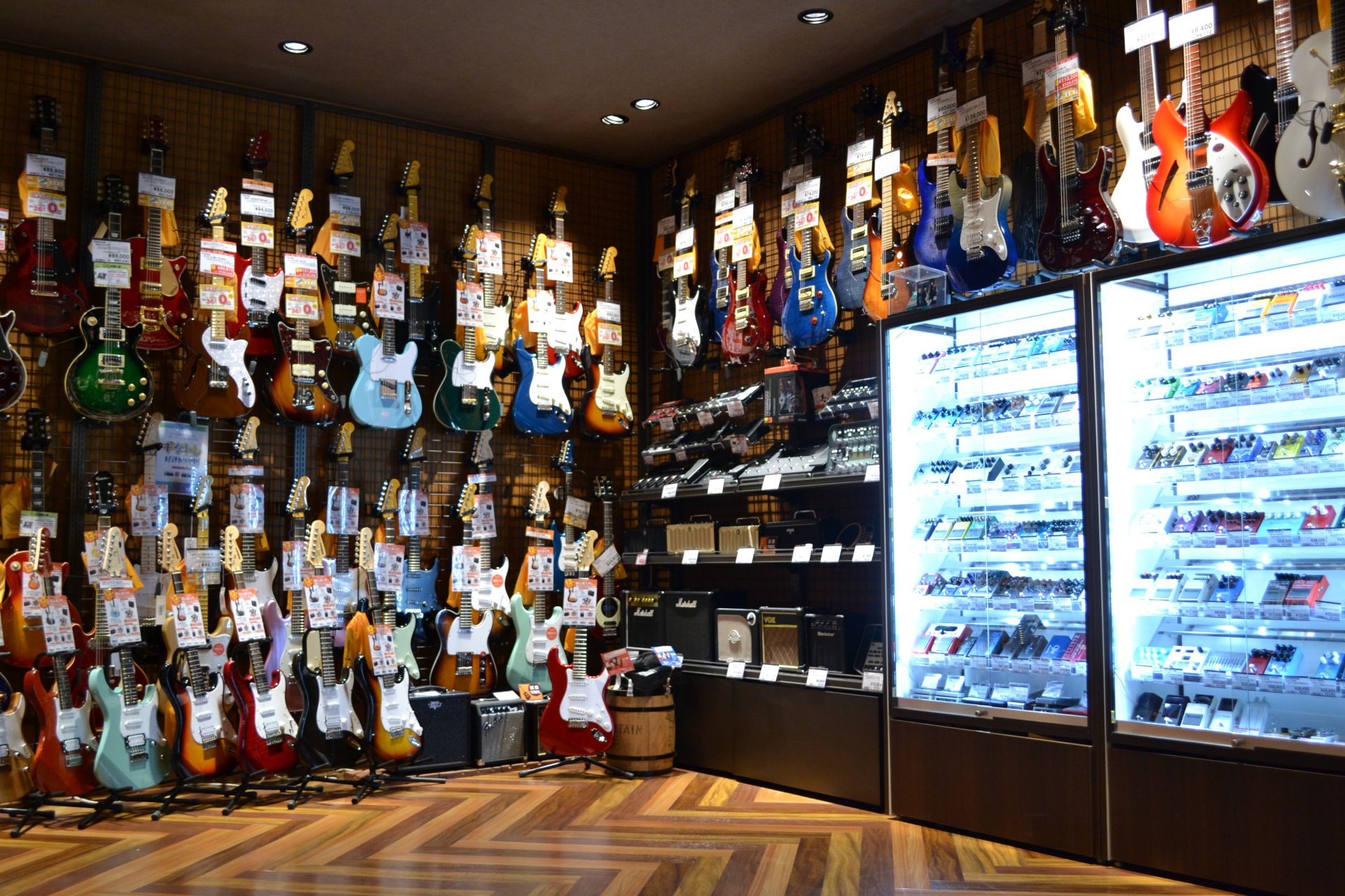 【エレキギター】Gibson、Rickenbacker、GRETCHなど取り扱い多数！エレキを選ぶなら、あべのand店へ！