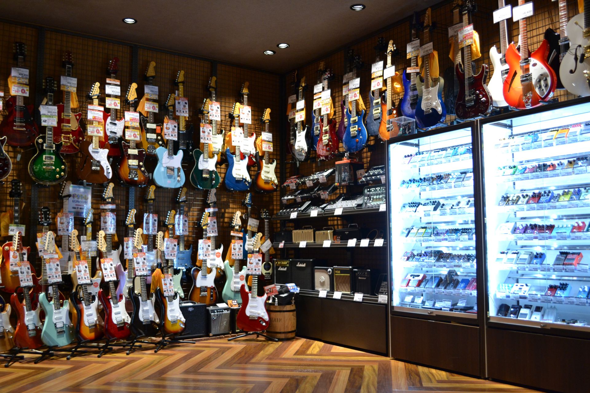 *Gibson、Rickenbacker、GRETCHなど取り扱い多数！エレキを選ぶなら、あべのand店へ！ こんにちは！]]あべのand店　ギター担当の田中です。 **Gibson　ラインナップ ***LesPaul Traditional 2019]]【お求めやすくなりました！】 [!!伝統を継 […]