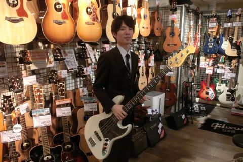 スタッフ写真 店長 福山