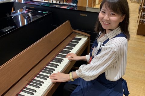 スタッフ写真 電子ピアノ・キーボード・ウクレレ・あべのウクレレくらぶ 渡邊