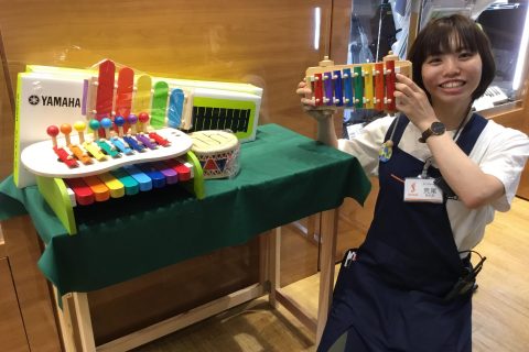 スタッフ写真 管楽器アクセサリー・スコア・音楽雑貨・あべのブラス 荒尾