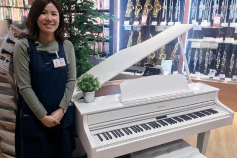 スタッフ写真 店長・ピアノアドバイザー 池田
