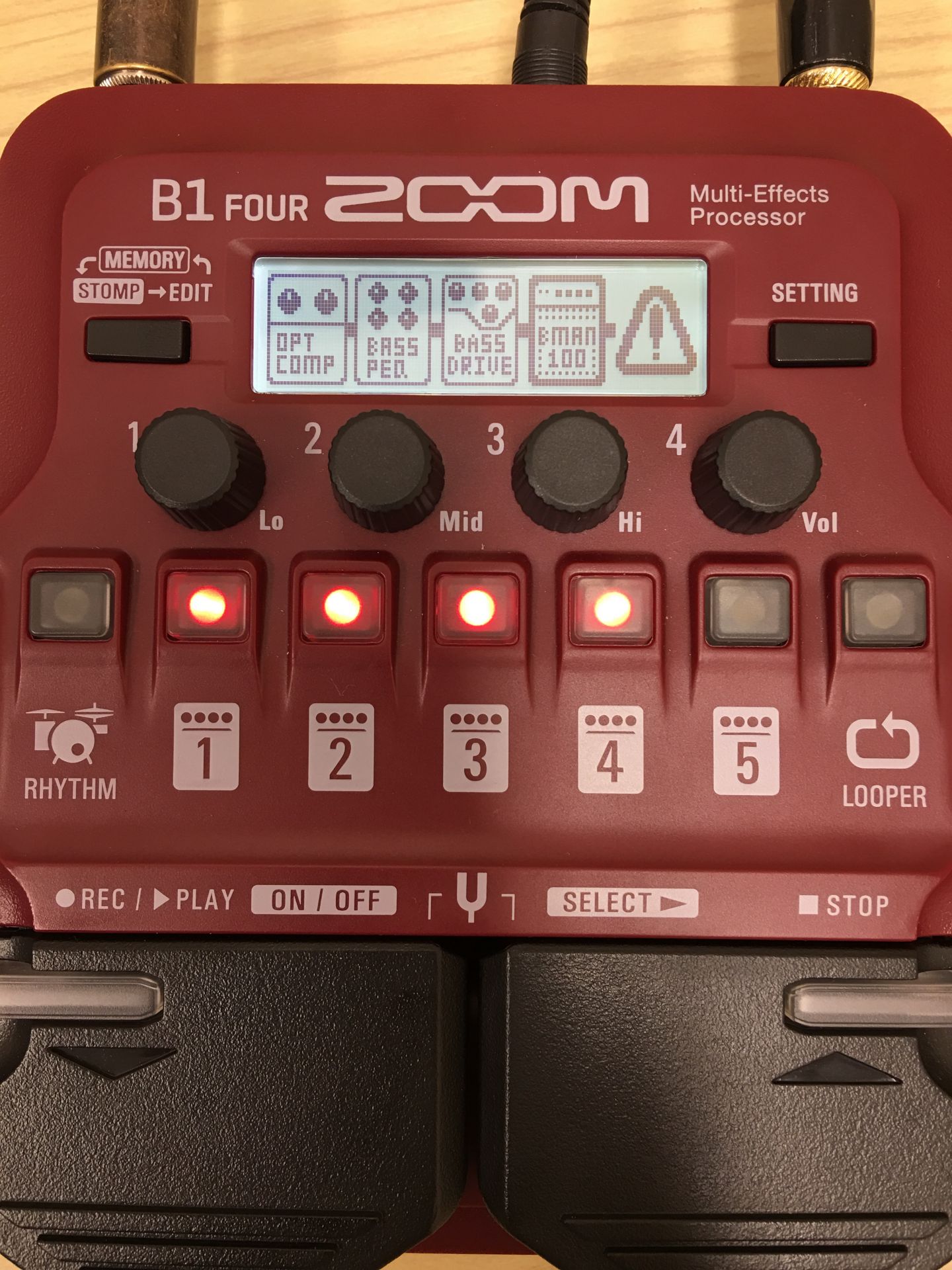 ZOOM B1four