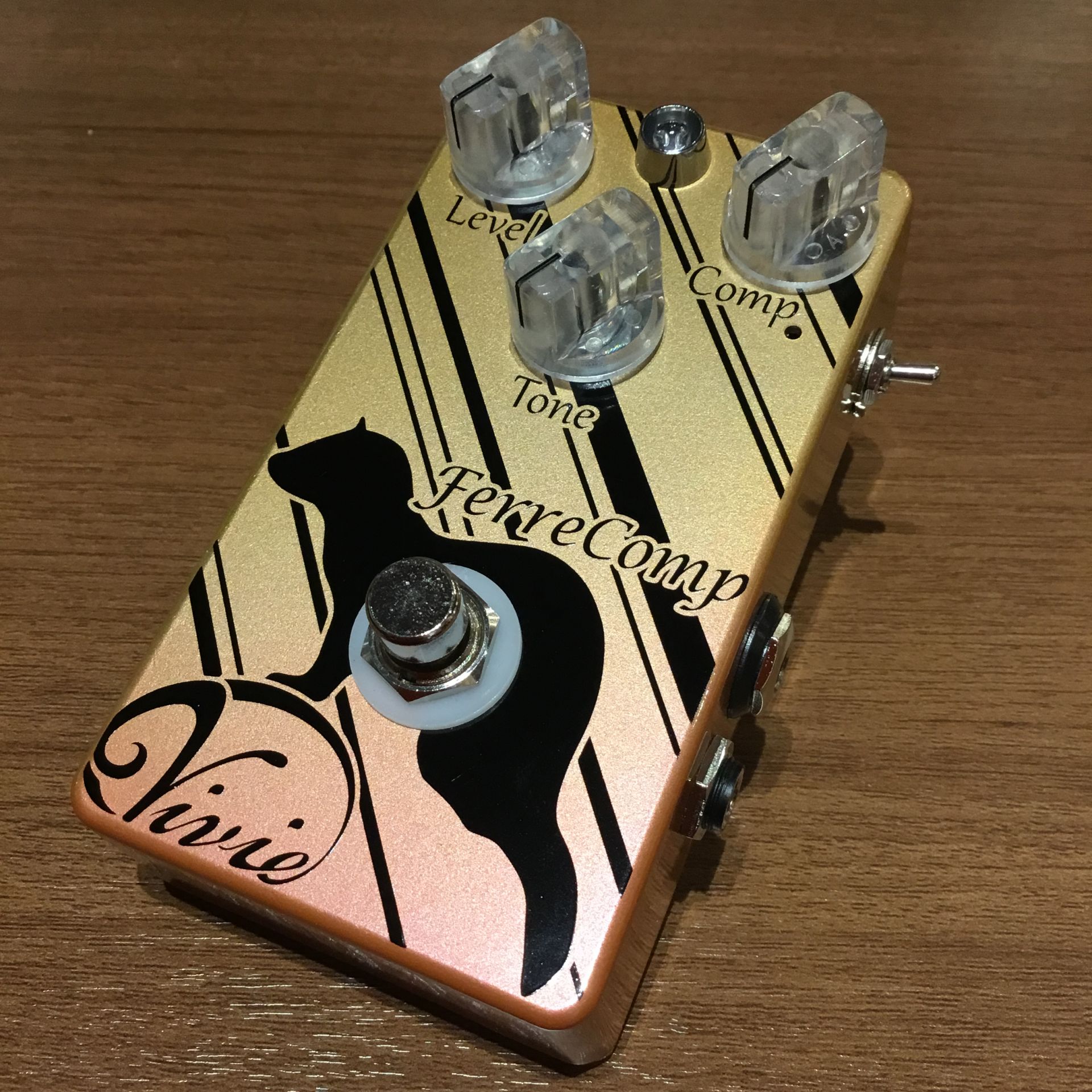 7/3発売！】Vivieの新作エフェクター「FerreComp」入荷しました！｜島村楽器 あべのand店