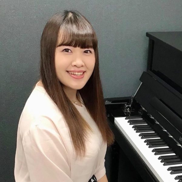 ピアノインストラクター 矢野（やの）<br />
<br />
演奏者として長く楽器に関わっているノウハウを活かしお客様にとって最適な一台をお選びするお手伝いをさせていただきます！<br />
ぜひお気軽にお声掛けくださいませ♪