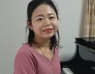 【子供から大人まで通えるピアノ】土曜日　宇山　知沙子（うやま　ちさこ）