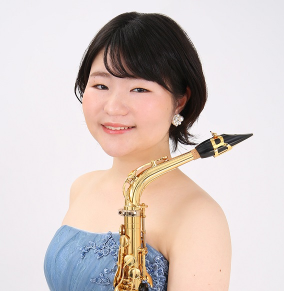 【金曜日・土曜日】<br />
阪井 日花里 (さかい ひかり)