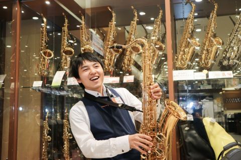 スタッフ写真 管楽器担当 石橋