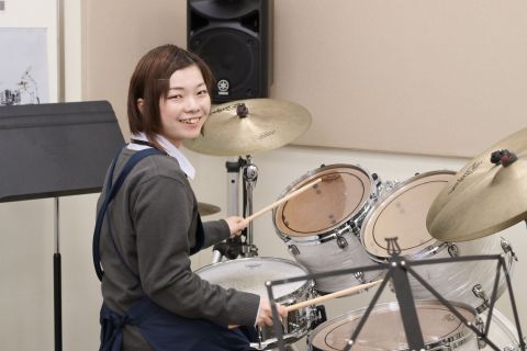 スタッフ写真 ドラム担当 松本