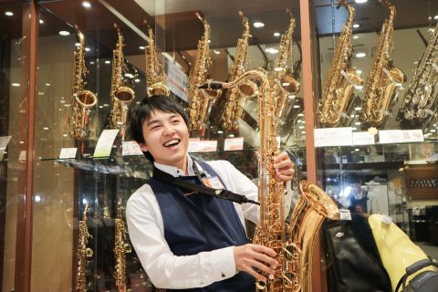 スタッフ写真 管楽器担当 石橋