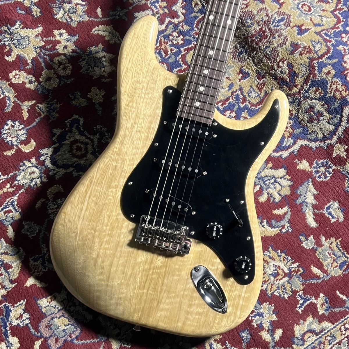 Kz Guitar WorksKz ST TRAD Korina SSS Order Model