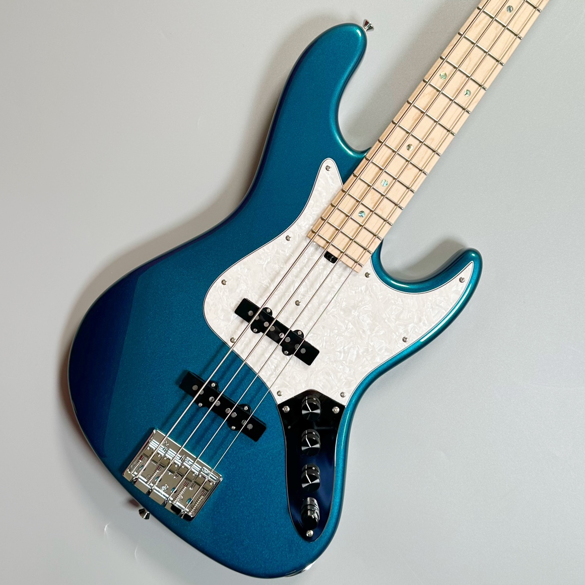 エレキベースSeeker J/4 0TM