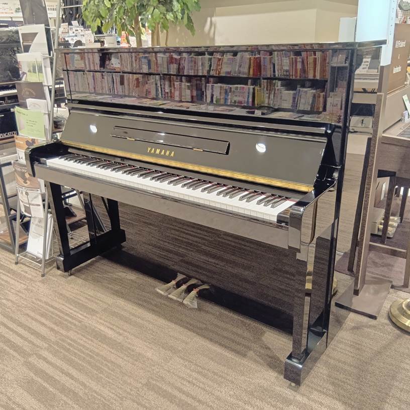 中古アップライトピアノヤマハ MC10A