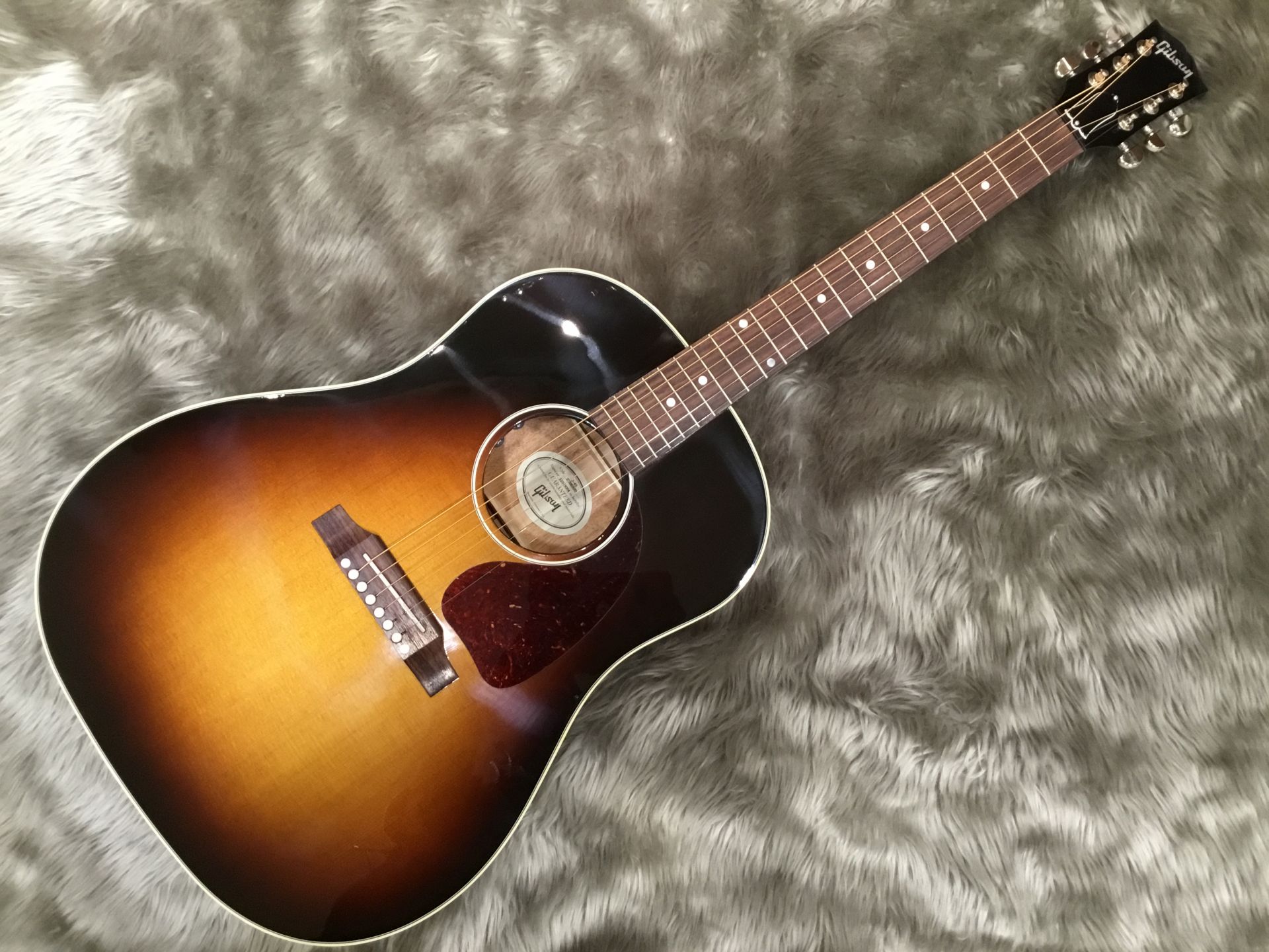 【新入荷情報】Gibson  J-45 Standardが入荷しました！