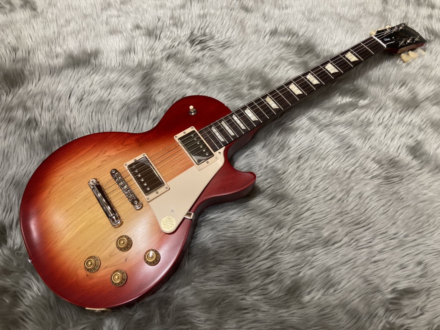 *軽量で取り回しの良いレスポール・トリビュートが赤羽店に入荷です！ |*メーカー|GIBSON| |*品番|Les Paul Tribute Satin| |*カラー|Cherry Sunburst| |*メーカー希望価格|OPEN| |*販売価格|[!￥124,630(税込)!]| その他、スペッ […]