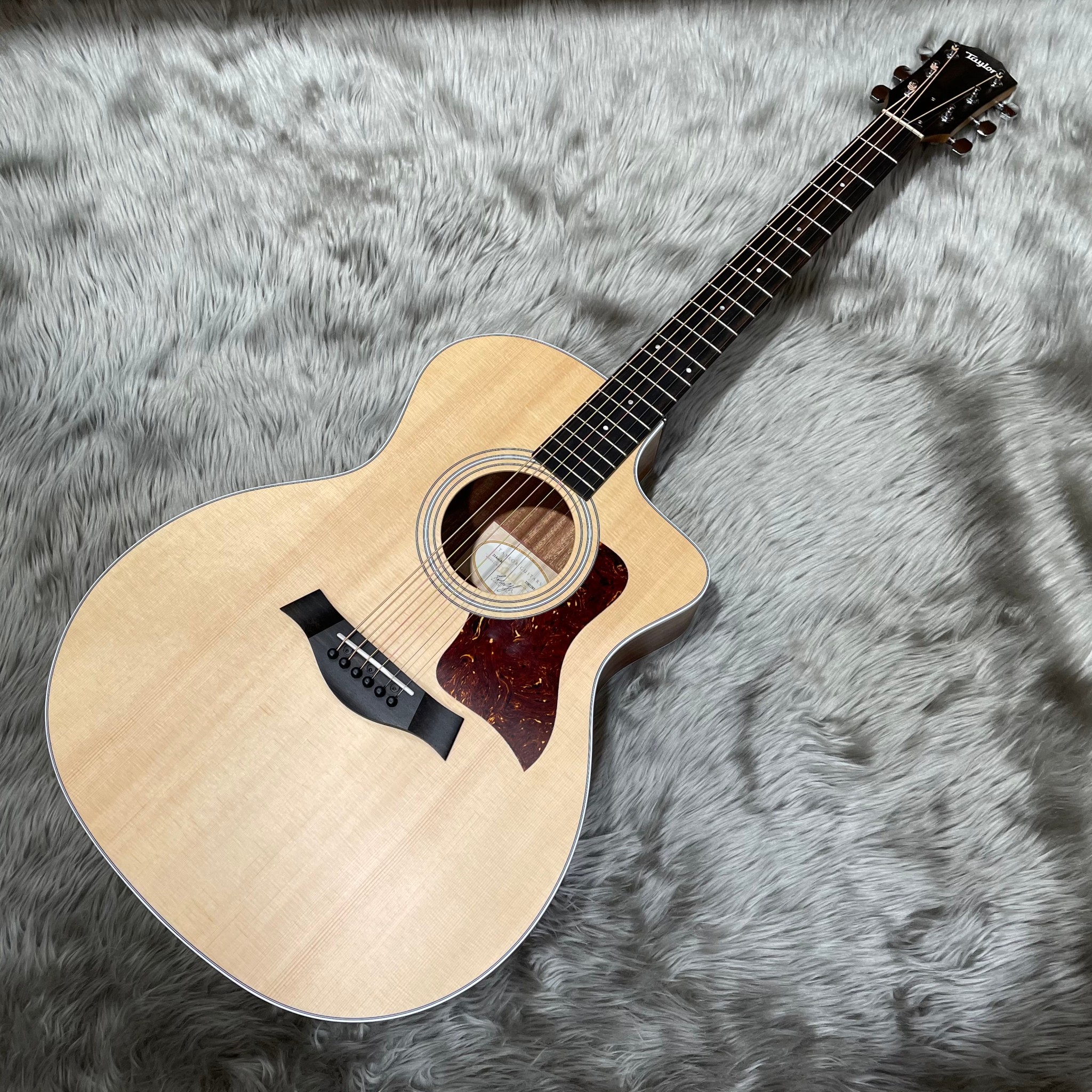 【新入荷情報】Taylor 214ce Koa入荷しました！