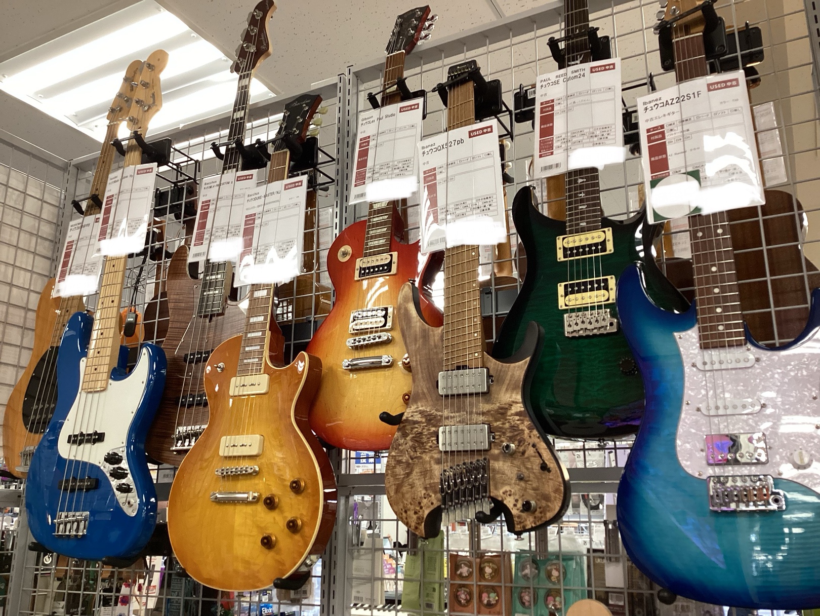 島村楽器イトーヨーカドー赤羽店では12/6（土）～12/28（日）の期間で　　　　　　　　　エレキギター掘り出し物市(中古フェア）を開催！ アコースティックギター、エレキギター、エレキベース、アンプ、エフェクターなどここでしか手に入らないすべて1点モノの貴重なラインナップです。お探しのものが見つかる […]