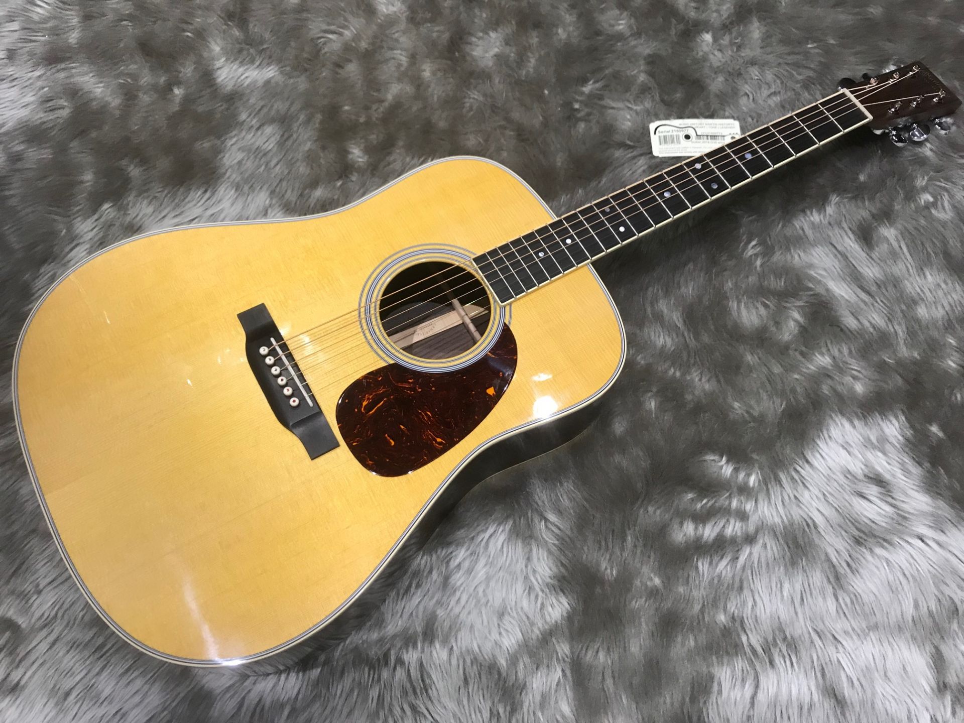 Martin D-35 Standard入荷しました！ Martinの中で、D-28と並び人気の「D-35」の2018年最新モデル！ |*メーカー|*品番|*定価（税込価格）|*販売価格（税込価格）|*付属品| |Martin|D-35 Standard|￥491,400|[!￥368,604!]| […]