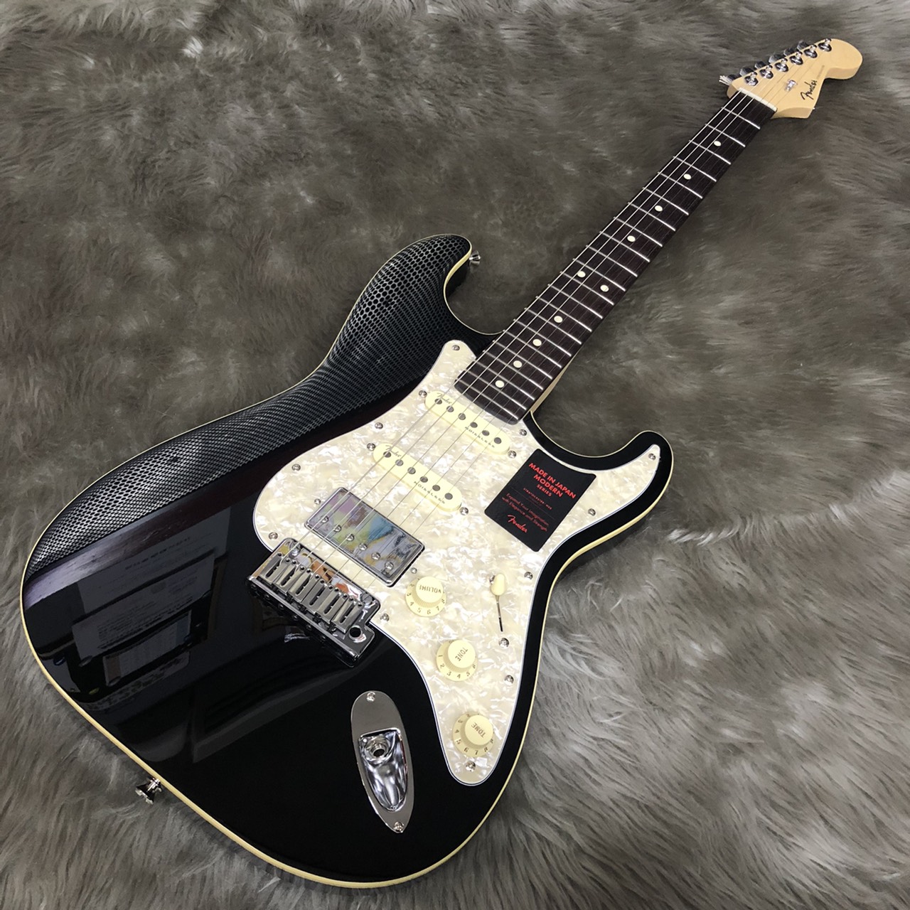 *最高峰のプレイアビリティとトーンを提供するために開発されたメイドインジャパンの新シリーズ Fenderの新製品MODERN STRAT RW HSSが当店にも入荷しました！ 店頭では実際にお試しいただけます。 ぜひお気軽にご来店ください！ |*ブランド|*型名|*定価(税込)|*販売価格(税込)| […]