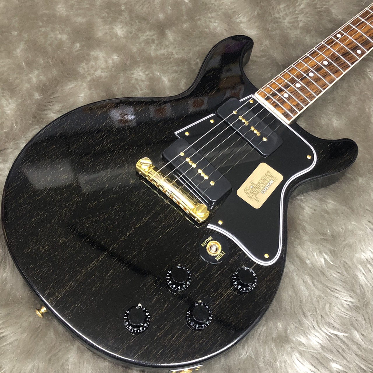 *ブラックのボディとゴールドのハードウェアの組み合わせでゴージャスな雰囲気に！ GibsonのLP SPL DC TV Blackが当店にも入荷しました！ 店頭では実際にお試しいただけます。 ぜひお気軽にご来店ください！ |*ブランド|*型名|*定価(税込)|*販売価格(税込)| |Gibson|L […]