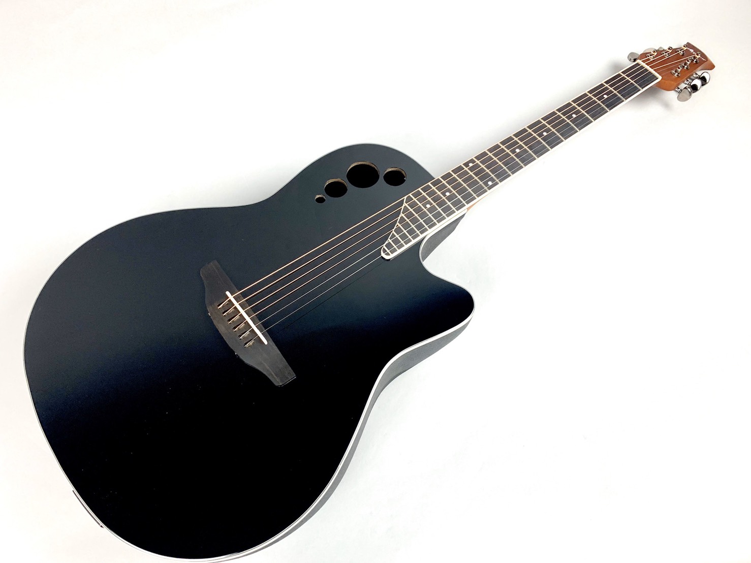 Ovationの仕様を受け継ぐエントリーモデル【島村楽器限定販売】