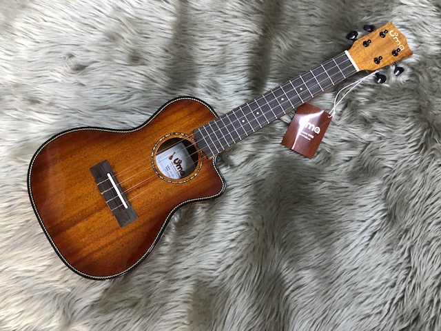 カッタウェイ仕様により、高音域も弾きやすい！UmaUkulele　UK-17SC入荷情報。