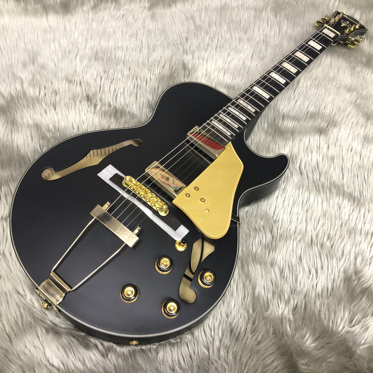 *取り回しの良いサイズ感とつや消しブラックカラーが特徴! Ibanezの新製品AG85-BKFが当店にも入荷しました！ 店頭では実際にお試しいただけます。 ぜひお気軽にご来店ください！ |*ブランド|*型名|*定価(税込)|*販売価格(税込)| |Ibanez|AG85-BKF|オープン価格|[!￥ […]