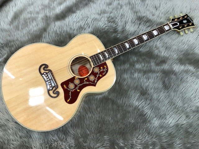 ダイナミックな低音から透明感のある高音までワイドレンジ！Gibson SJ-200 Original在庫あります！