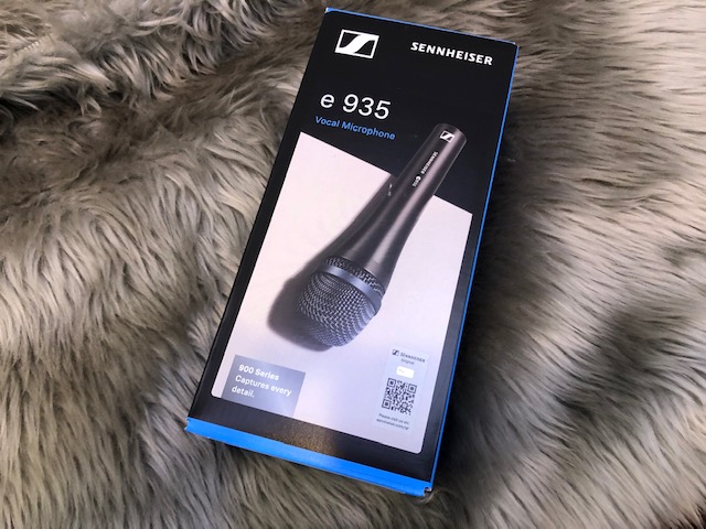 *Sennheiser(ゼンハイザー)定番マイク「E935」を大特価にて販売いたします。 **E935 |メーカー|型名|価格(税込)| |Sennheiser|E935|通常販売価格]]￥21,780のところ]][!￥11,880!]| バランスの良い周波数帯域特性を持つE935は、あらゆるジャン […]