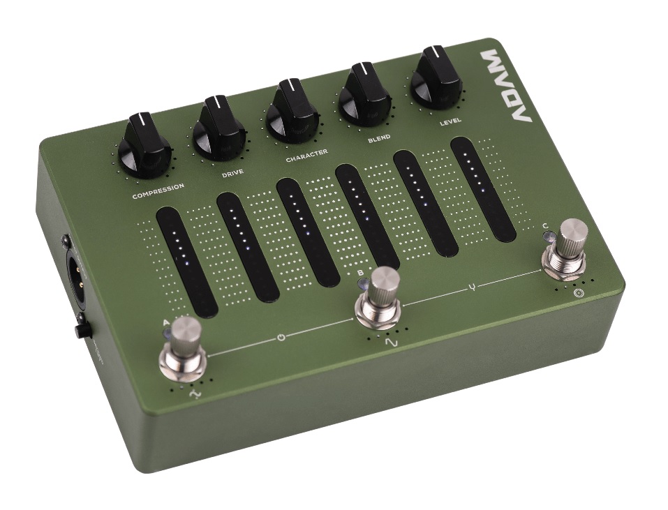 【ベースプリアンプ】Darkglass Electronics / ADAM　入荷しました！！