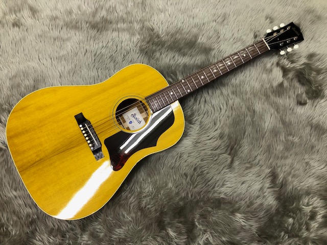 Switch Custom Guitars/RSD-45 ADJ 39mm入荷しました！ |*ブランド|*型名|*定価(税込)|*販売価格(税込)| |Switch Custom Guitars|RSD-50 43mm|￥330,000|[!￥264,000!]| アディロンダックスプルースのダイナ […]