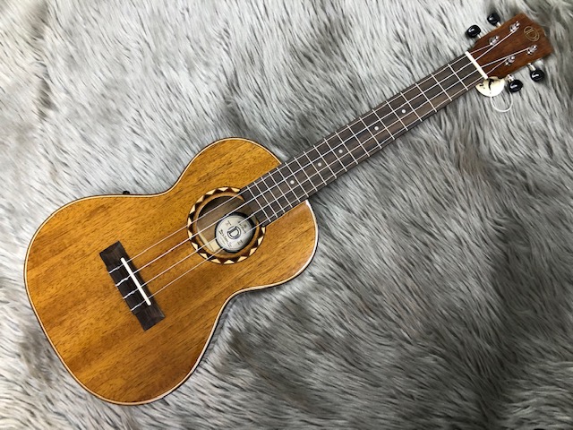 ウクレレ テナー ピックアップ付DUT600ME