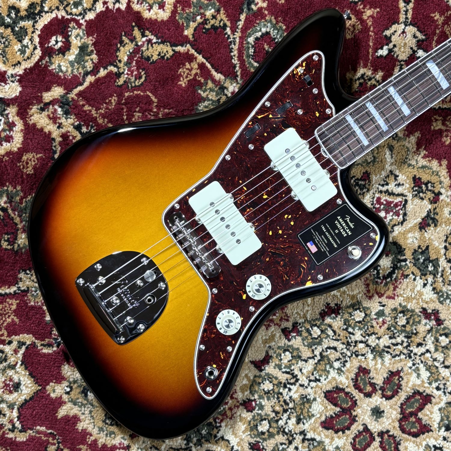 FenderAmerican Vintage II 1966 Jazzmaster 3-Color Sunburst