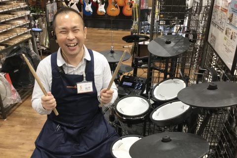 スタッフ写真 ドラム 山中