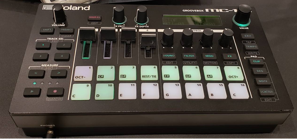 RolandMC-101