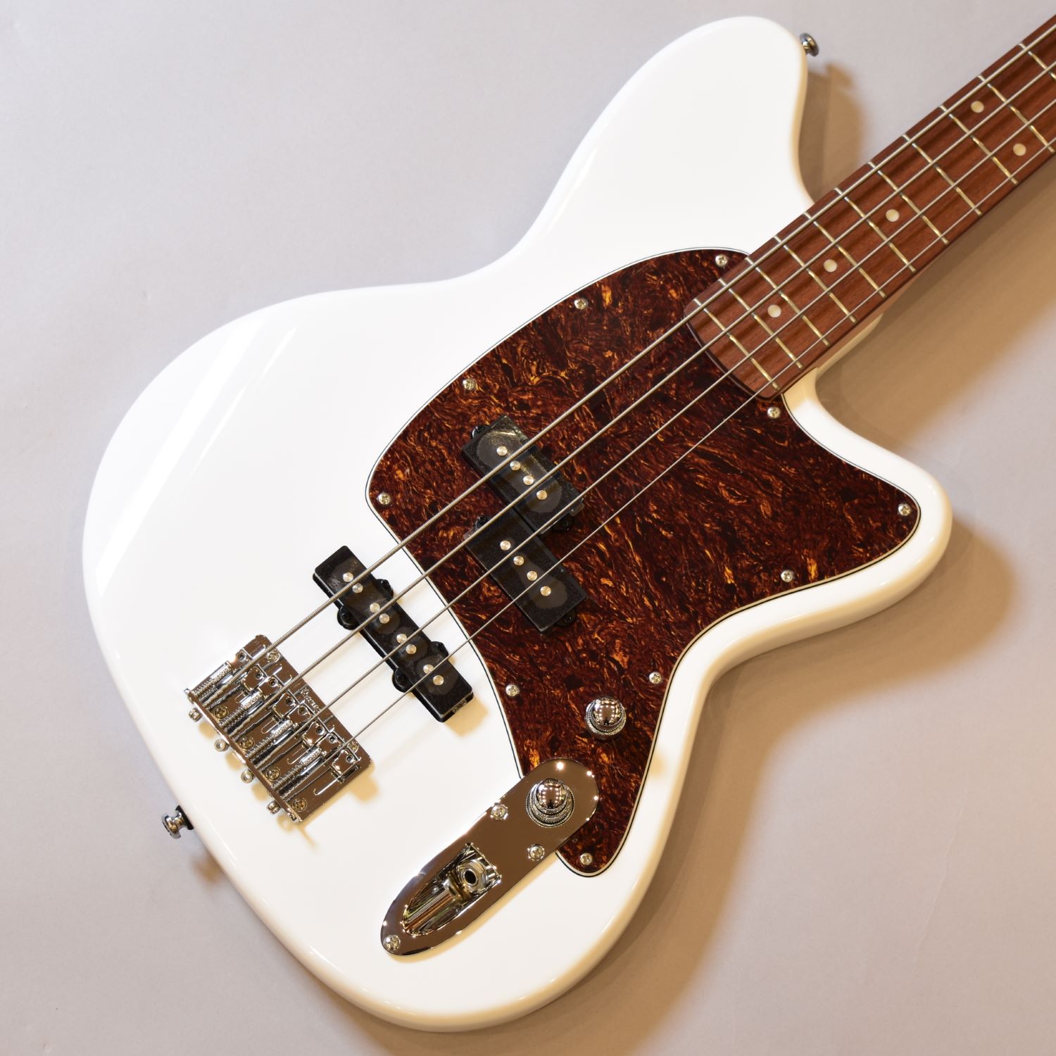 エレキベース【チョイ傷特価】Ibanez TMB100 White
