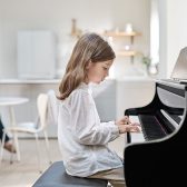 【レッスン向け必見】ヤマハ「クラビノーバ」は何が違う？失敗しない電子ピアノの選び方と、CLP全モデル展示の有明ガーデン店での比較体験のススメ