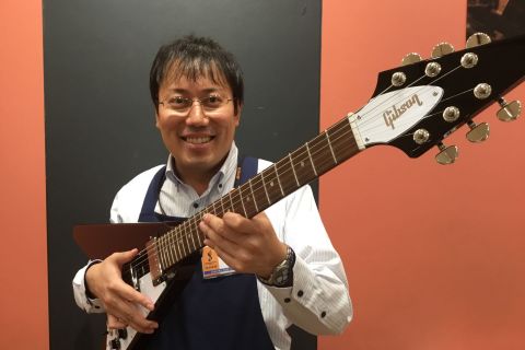 スタッフ写真 アコースティックギター・ドラム・シンセサイザー・DTM・音楽教室 山口