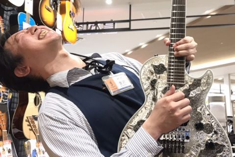 スタッフ写真 店長 上級ギターアドバイザー 金沢