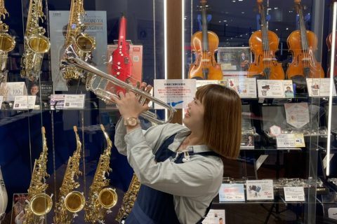 スタッフ写真 管・弦楽器 防音室 WEB イベント 音楽教室アドバイザー 古橋