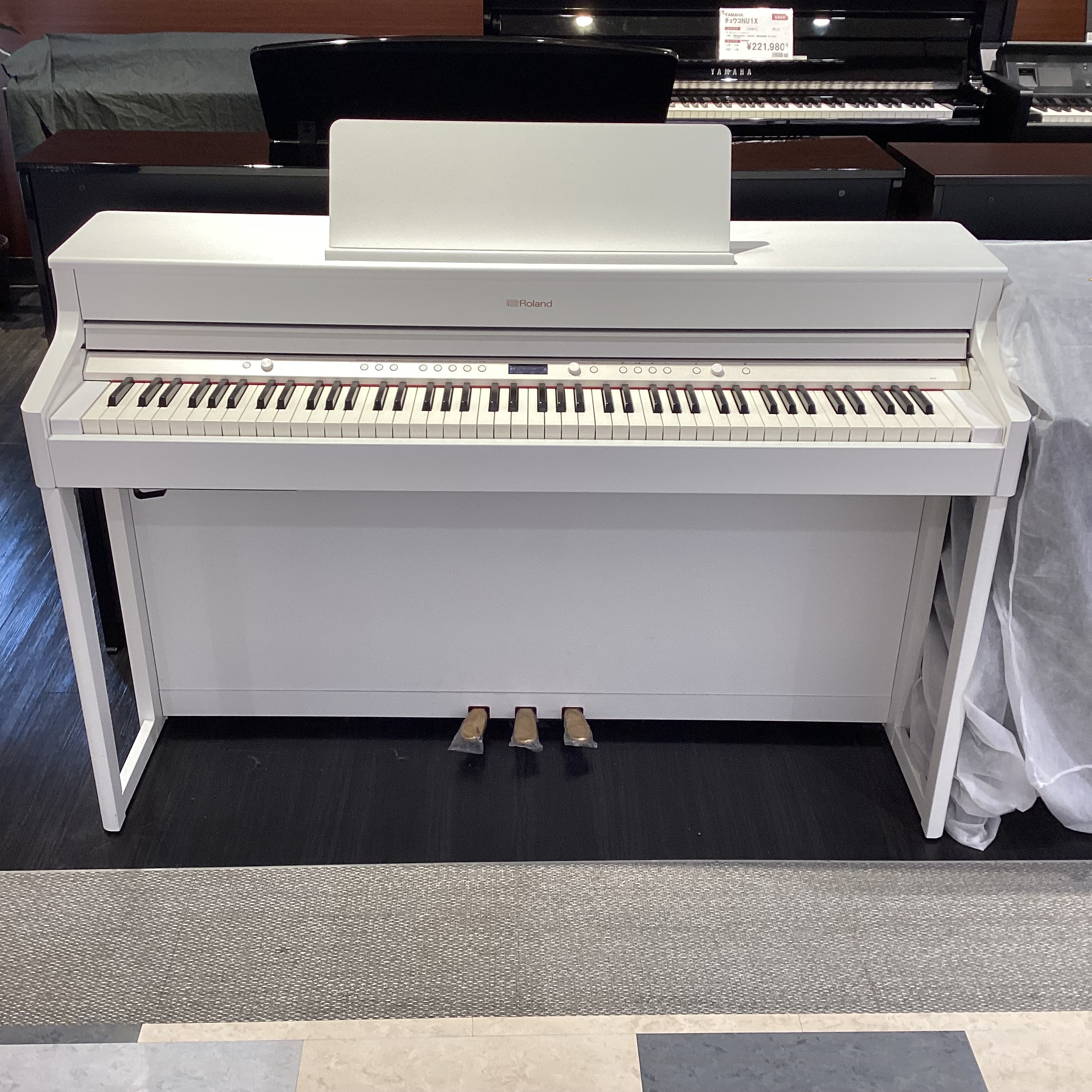 ローランド電子ピアノHP702