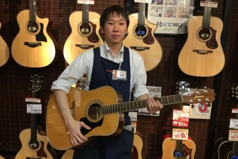 スタッフ写真 アコースティックギター・デジタル商品全般 高森