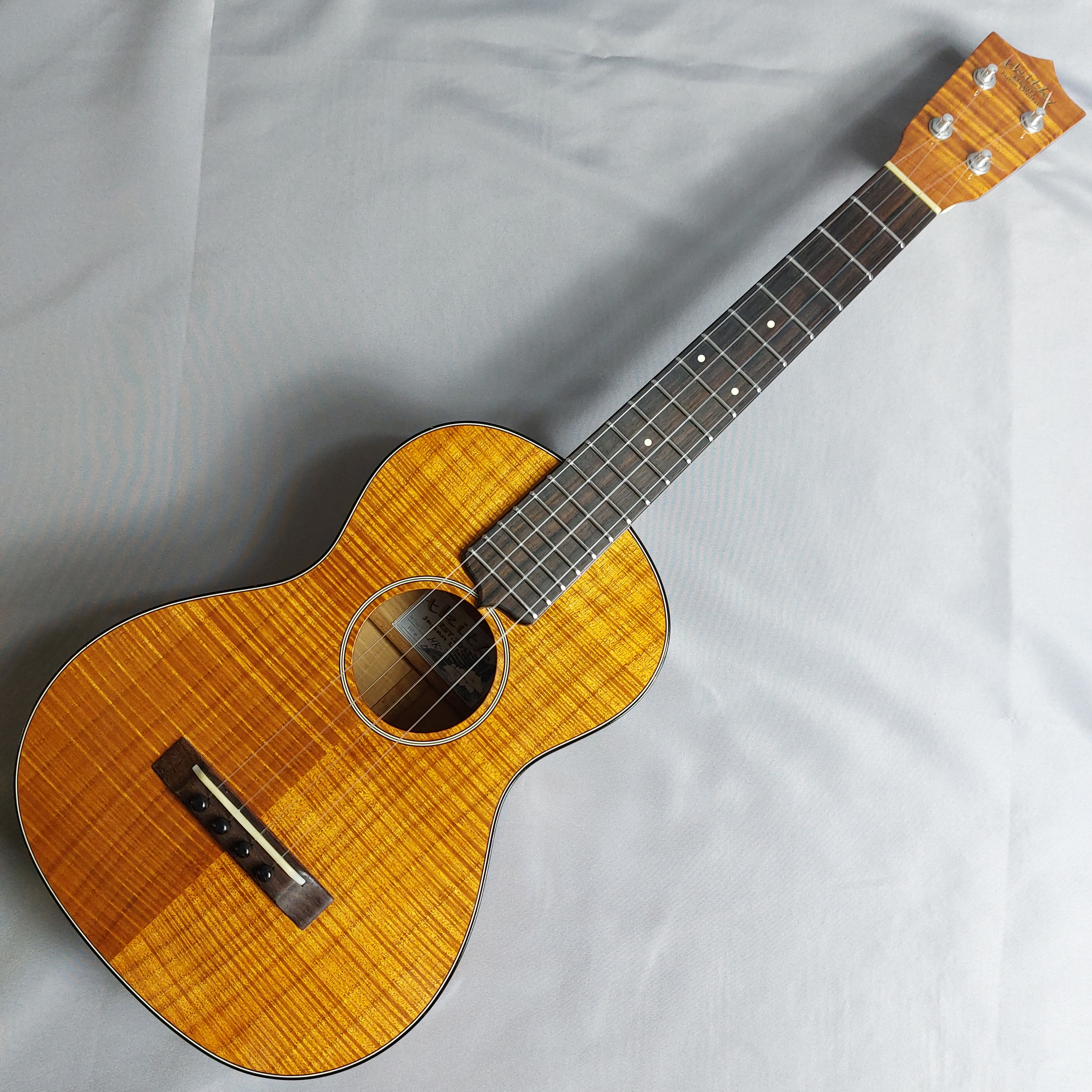 tkitki ukuleleHK-T5A(中古)
