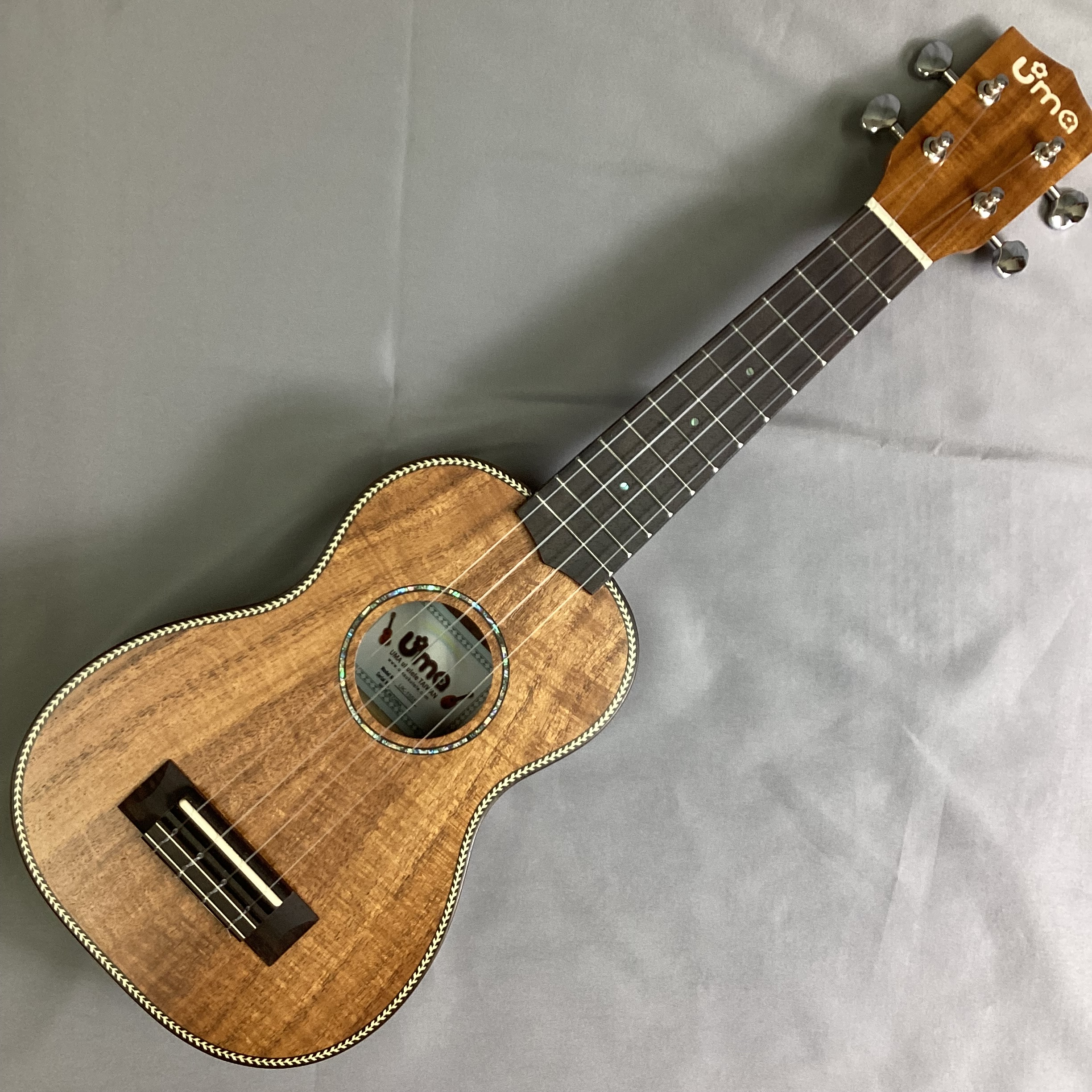 Uma UkuleleUK-15SS