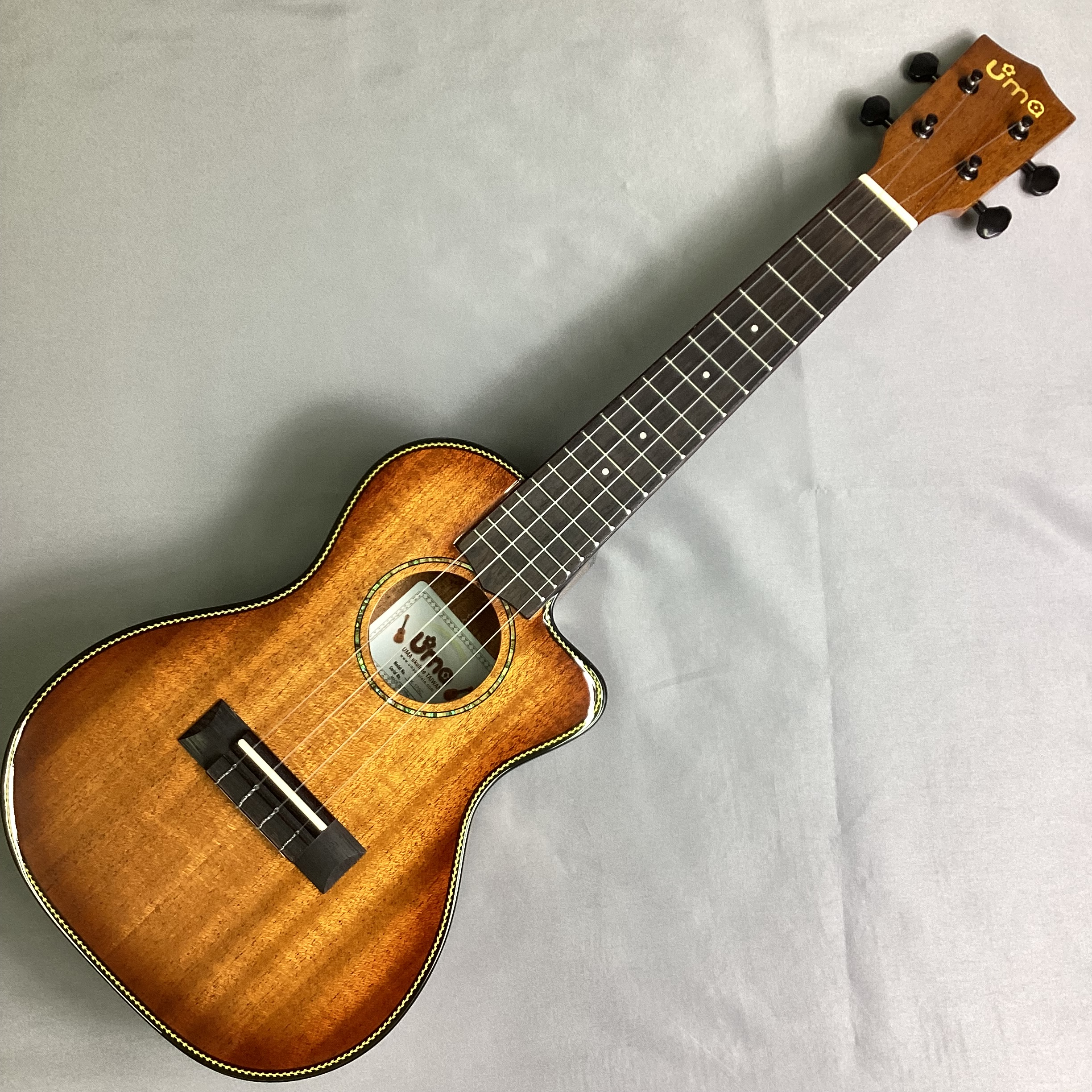 Uma ukuleleUK-17SC