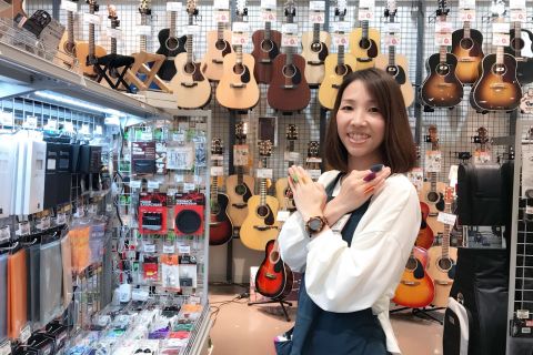 スタッフ写真 ギターアクセサリー・音楽教室担当 管原