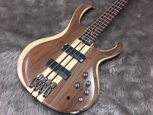 こんにちは！岩崎です！]]SRシリーズ同様、Ibanezエレキベースの中で人気モデルであるBTBのB級品が入荷しました！ *Ibanez/BTB740 ***ジャック部分に細かな傷あり、付属ケースがギグケース、保証期間が3ヶ月となりますが、通常販売価格￥97,200(税込)から約1万円引きの大特価と […]