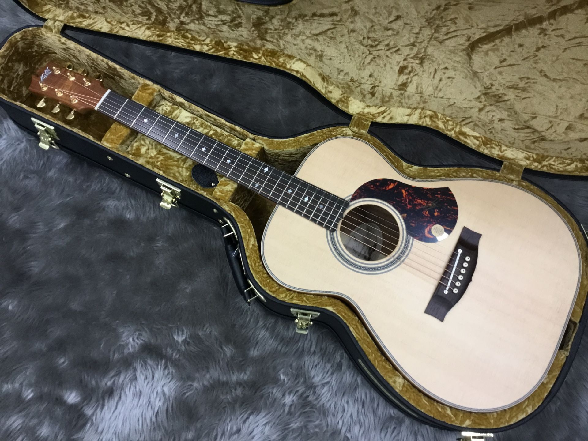 【アコーステックギター】MATON/EBG808 ARTIST再入荷いたしました！