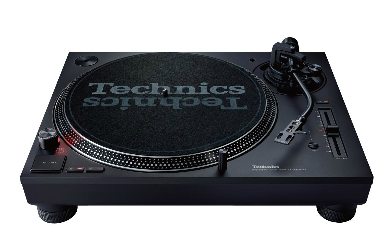 *あのSL-1200シリーズがついに後継機種が…！SL-1200MK7 5月24日発売予定！ こんにちは！DJ担当穴吹です！DJ界隈の皆様に朗報です！SL-1200の前シリーズから約11年…。ついに正式な後継機種が間もなく発売となります。 |*メーカー|*品名|*販売価格(税込)|*発売予定日| | […]